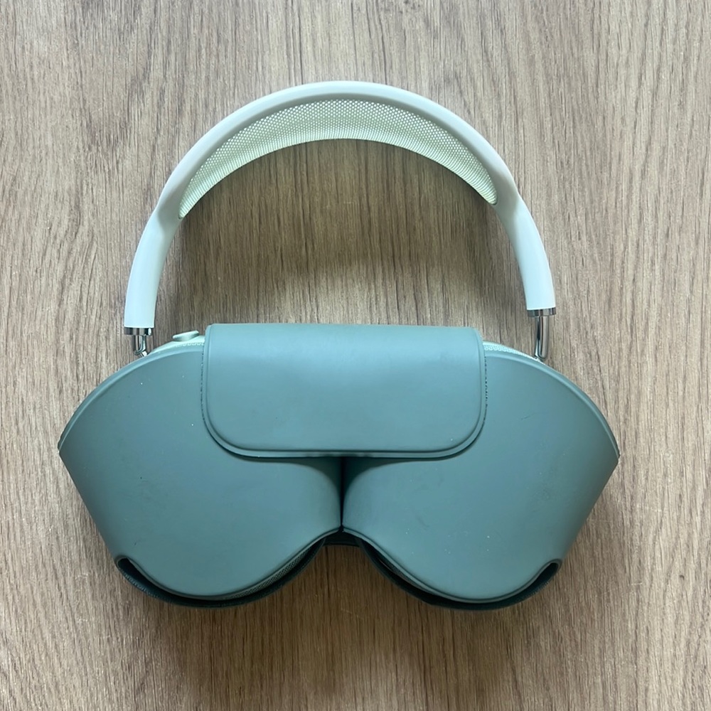 Green apple airpod max